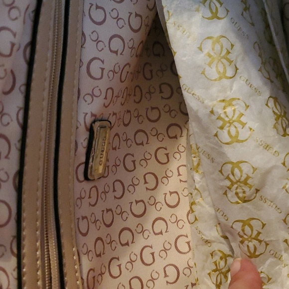 Brand New Guess purse - Picture 4 of 6